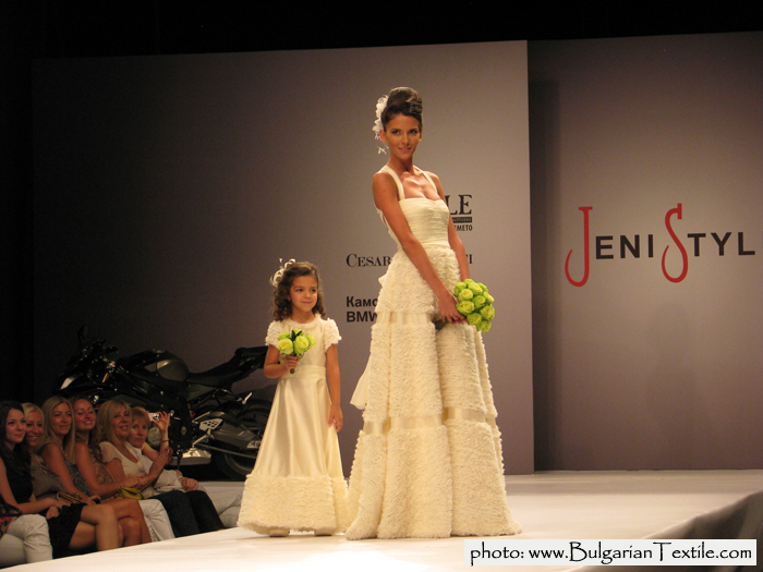 Жени Стил COLLECTION FALL - WINTER 2011/ 2012 RED AND BLACK BY JENI STYLE - WEDDING GOWNS